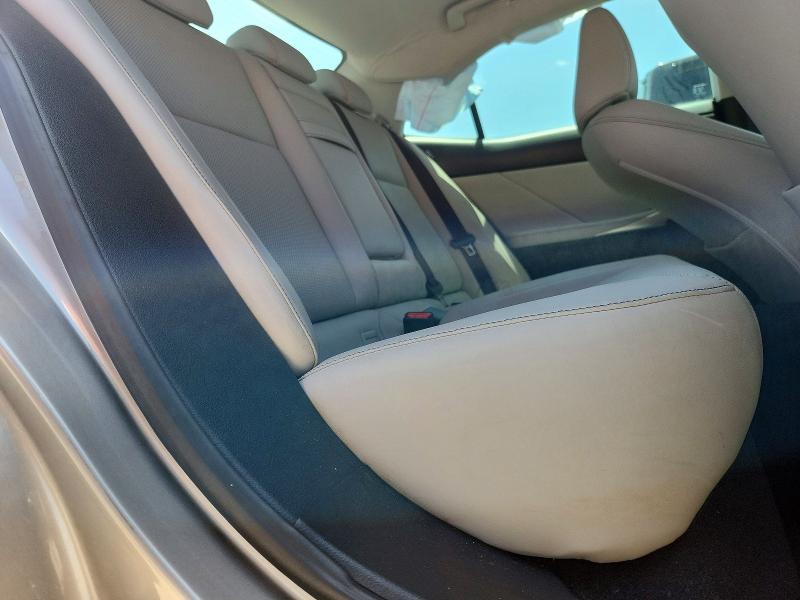 Photo 10 from auction – 2016 LEXUS IS 200T with VIN JTHBA1D23G5005793