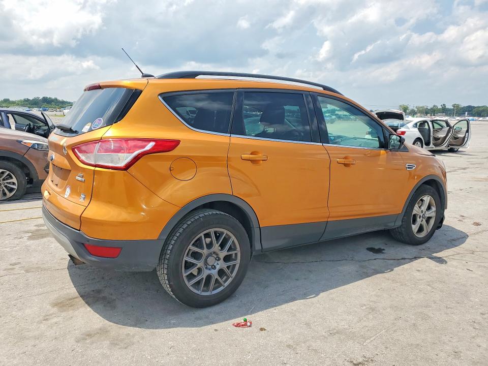 Photo 3 from auction – 2016 FORD ESCAPE with VIN 1FMCU9GX1GUC01610