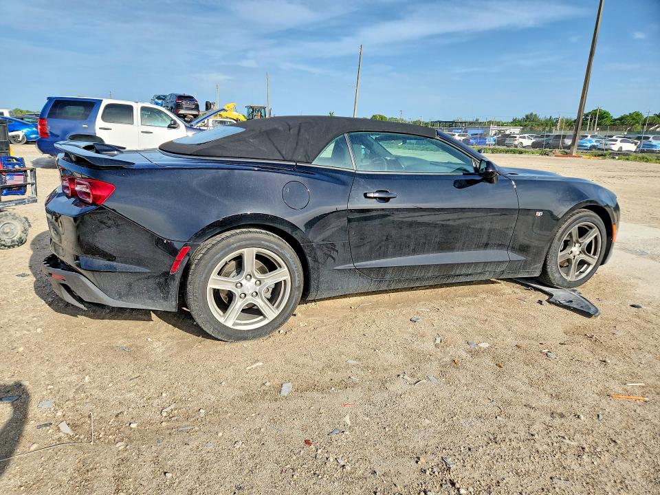 Photo 3 from auction – 2019 CHEVROLET CAMARO with VIN 1G1FB3DSXK0136116