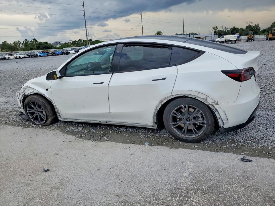 Photo 2 from auction – 2024 TESLA MODEL Y with VIN 7SAYGDED6RA326191