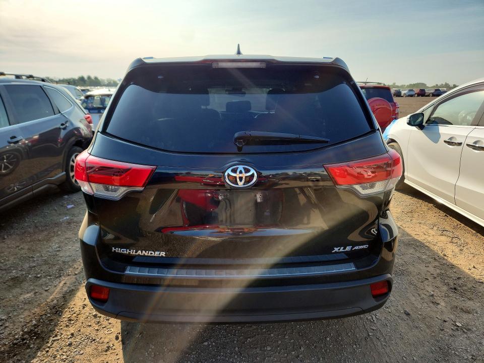 Photo 6 from auction – 2017 TOYOTA HIGHLANDER with VIN 5TDJZRFH6HS435366