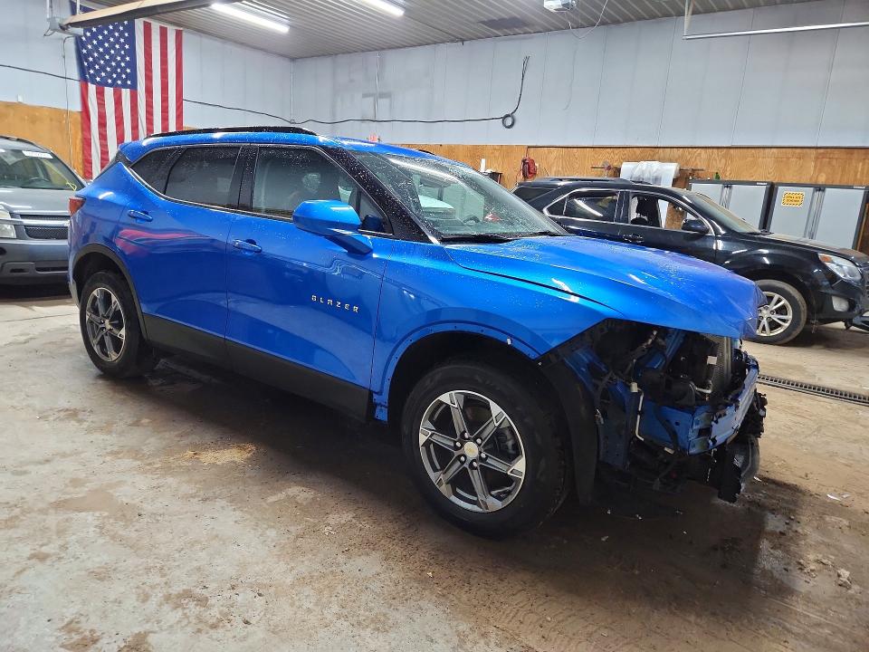 Photo 4 from auction – 2024 CHEVROLET BLAZER with VIN 3GNKBHR40RS197045