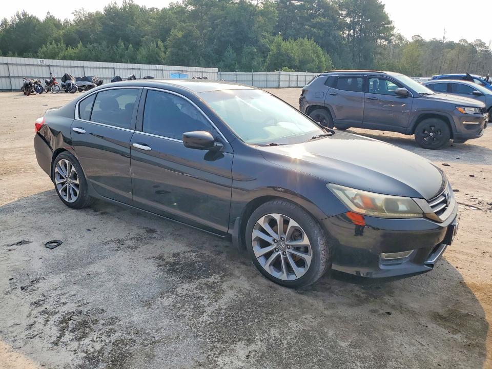 Photo 4 from auction – 2013 HONDA ACCORD with VIN 1HGCR2F5XDA081124