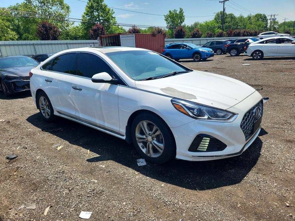 Photo 4 from auction – 2019 HYUNDAI SONATA with VIN 5NPE34AF0KH790932