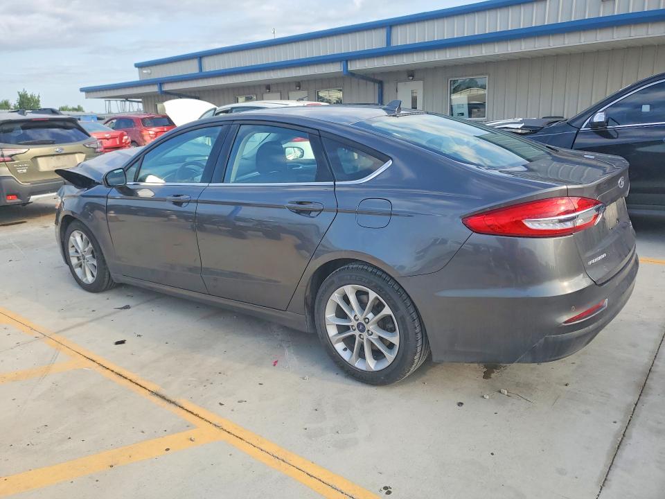 Photo 2 from auction – 2020 FORD FUSION with VIN 3FA6P0HD7LR185753