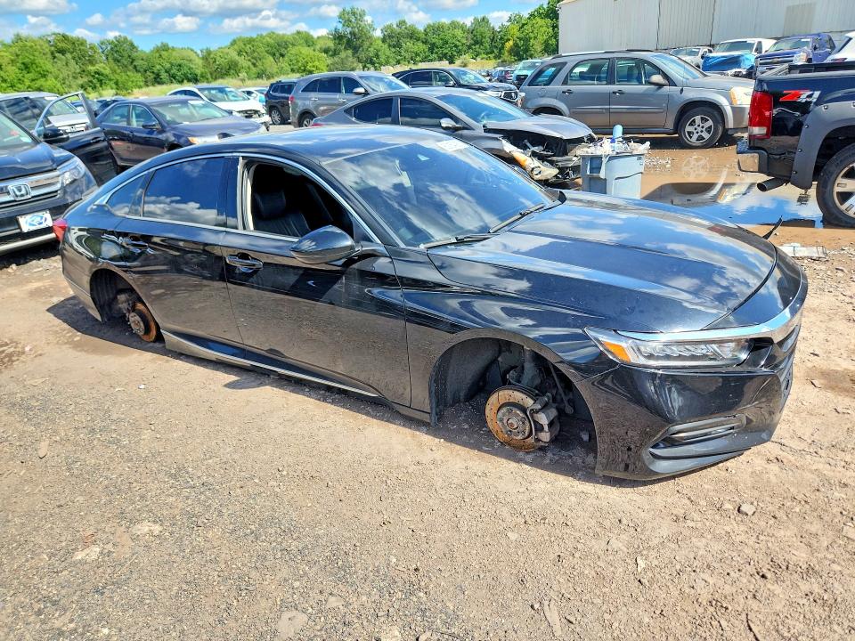 Photo 4 from auction – 2018 HONDA ACCORD with VIN 1HGCV1F52JA113050