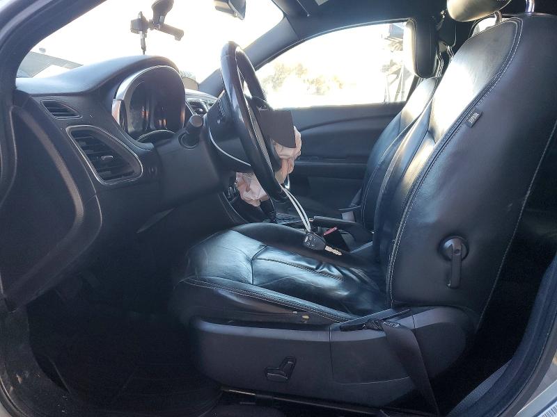 Foto 7 de la subasta – 2011 CHRYSLER 200 con VIN 1C3BC2FB6BN582538