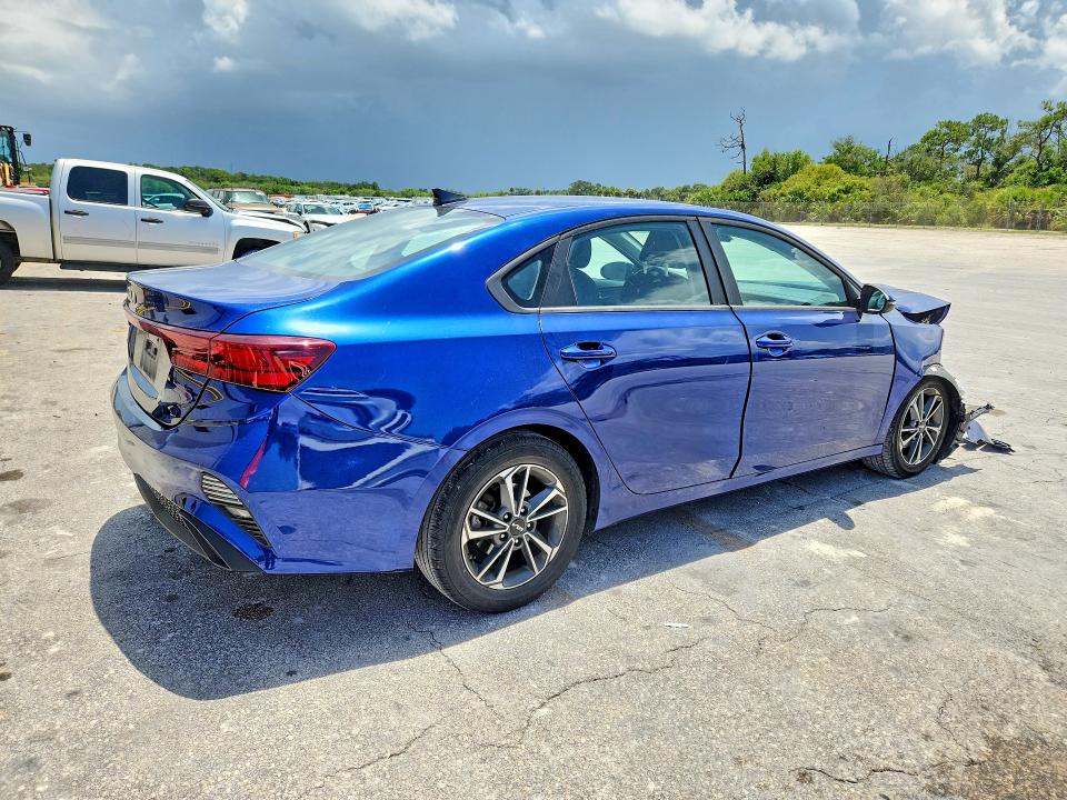 Photo 3 from auction – 2023 KIA FORTE with VIN 3KPF24AD7PE677996