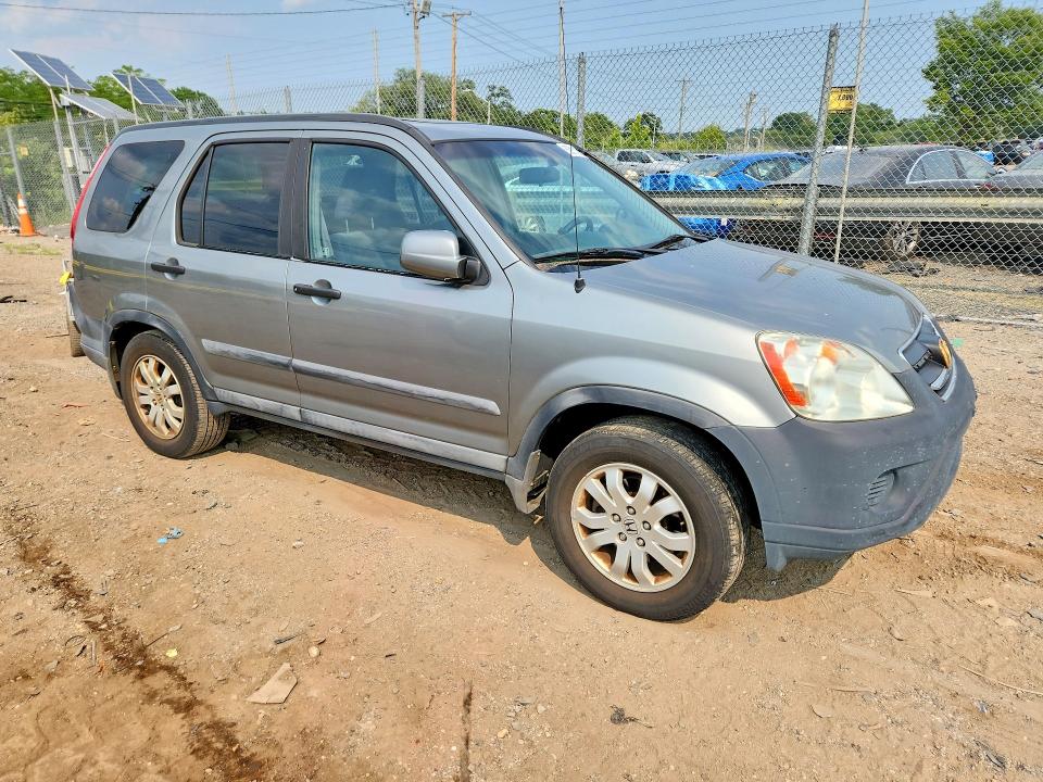 Photo 4 from auction – 2005 HONDA CR-V with VIN SHSRD78885U313023