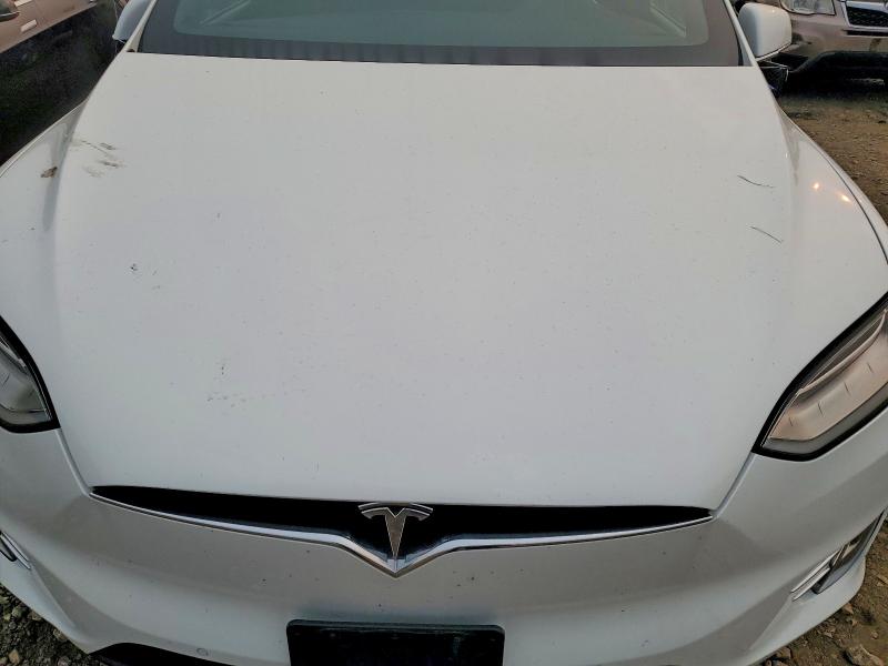 Photo 11 from auction – 2017 TESLA MODEL X with VIN 5YJXCAE23HF035909