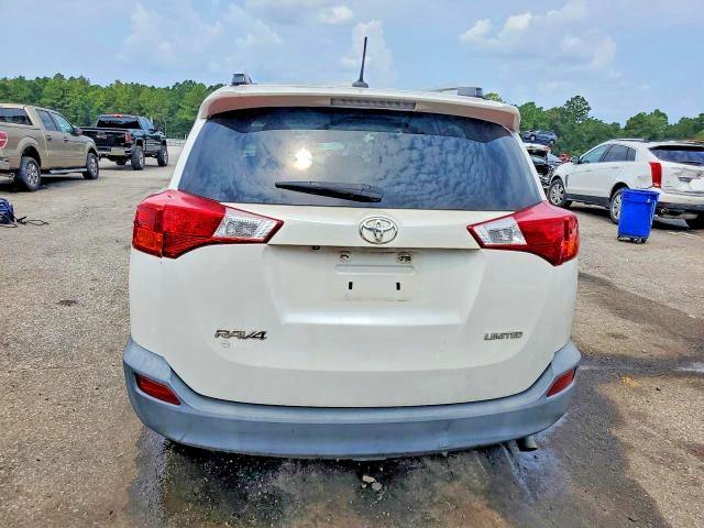 Photo 6 from auction – 2015 TOYOTA RAV4 with VIN 2T3YFREV2FW160654