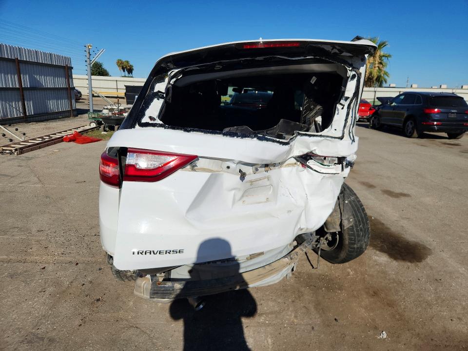Photo 6 from auction – 2020 CHEVROLET TRAVERSE with VIN 1GNERFKW6LJ234469