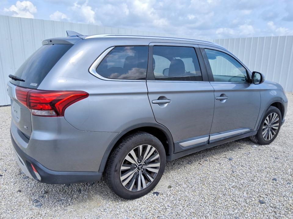 Photo 3 from auction – 2020 MITSUBISHI OUTLANDER with VIN JA4AZ3A33LZ020936