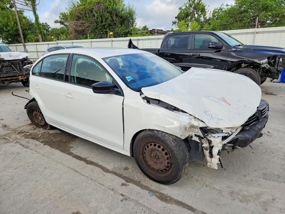 Photo 4 from auction – 2014 VOLKSWAGEN JETTA with VIN 3VW2K7AJ8EM207613