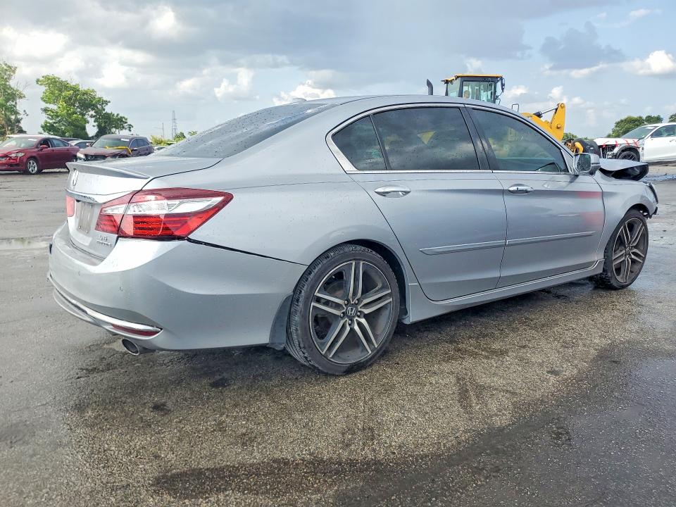 Photo 3 from auction – 2016 HONDA ACCORD with VIN 1HGCR3F95GA010829