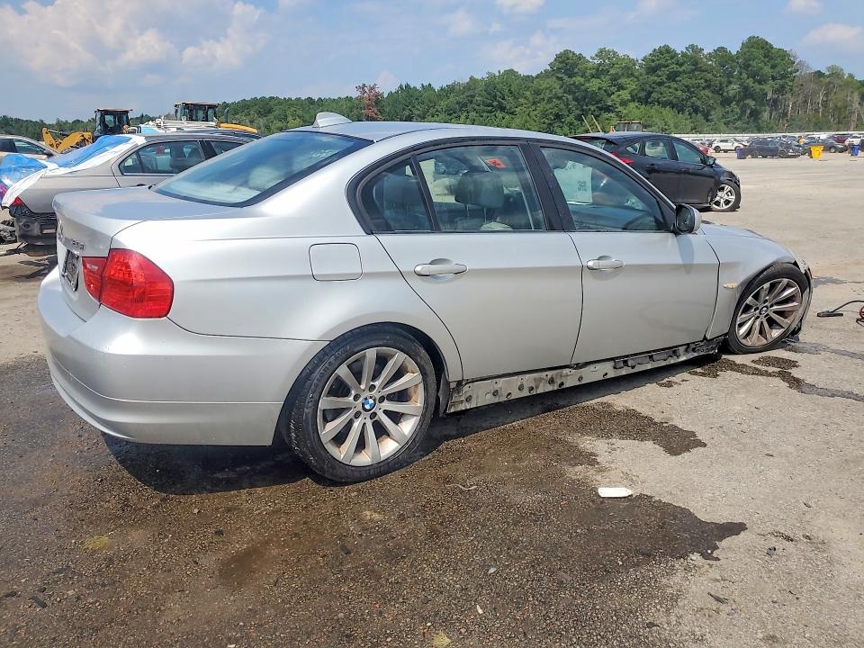 Photo 3 from auction – 2011 BMW 328 with VIN WBAPH7G51BNM56030