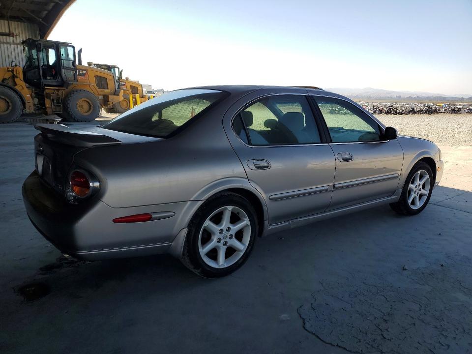Photo 3 from auction – 2002 NISSAN MAXIMA with VIN JN1DA31A42T001065