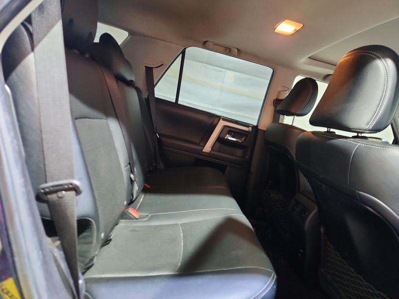 Photo 11 from auction – 2018 TOYOTA 4RUNNER with VIN JTEBU5JR3J5548338