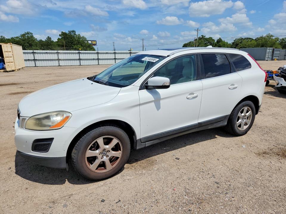 VOLVO XC60 2011 مع رقم تعريف المركبة YV4952DL9B2161718 - صورة من المزاد