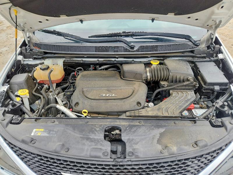 Photo 12 from auction – 2018 CHRYSLER PACIFICA with VIN 2C4RC1CG6JR227567