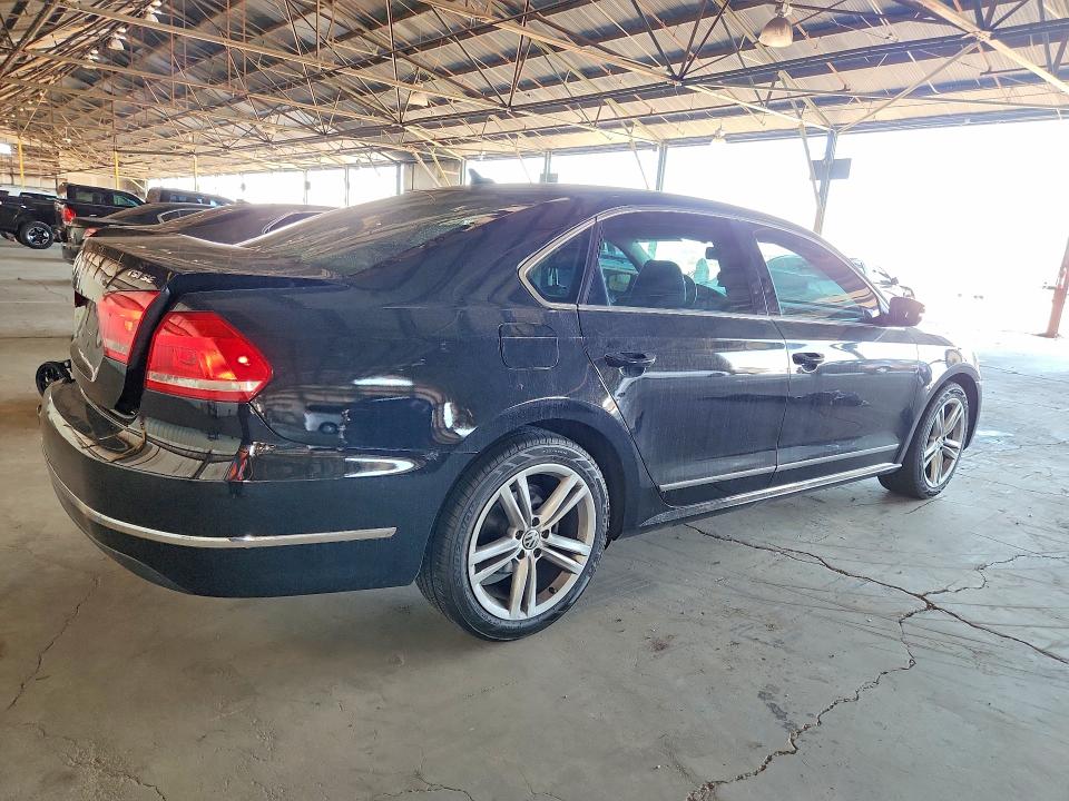 Photo 3 from auction – 2015 VOLKSWAGEN PASSAT with VIN 1VWBT7A37FC040324