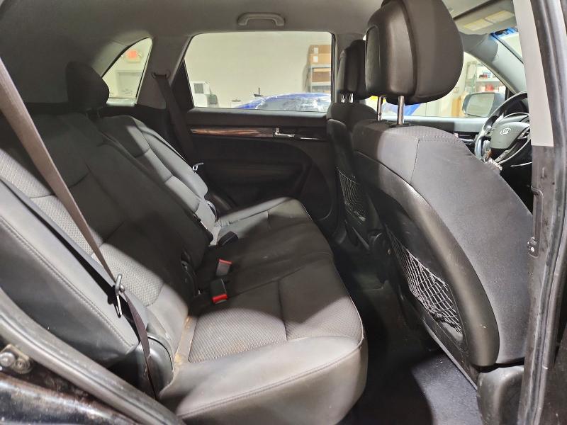 Photo 11 from auction – 2011 KIA SORENTO with VIN 5XYKT3A13BG125645