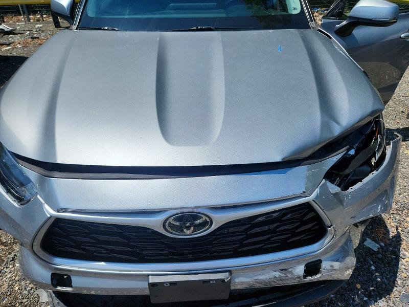 Photo 12 from auction – 2023 TOYOTA HIGHLANDER with VIN 5TDKDRAH6PS028222