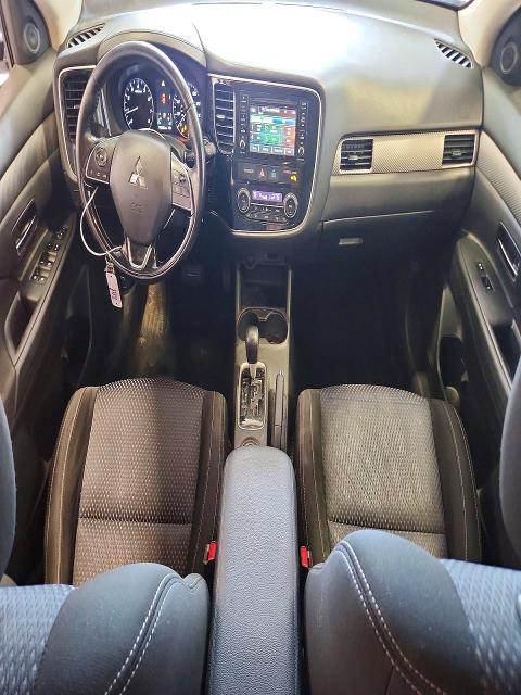 Photo 8 from auction – 2016 MITSUBISHI OUTLANDER with VIN JA4AD3A32GZ013934