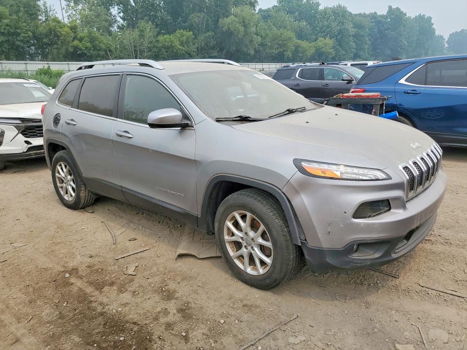 Photo 4 from auction – 2017 JEEP CHEROKEE with VIN 1C4PJMCBXHW633386