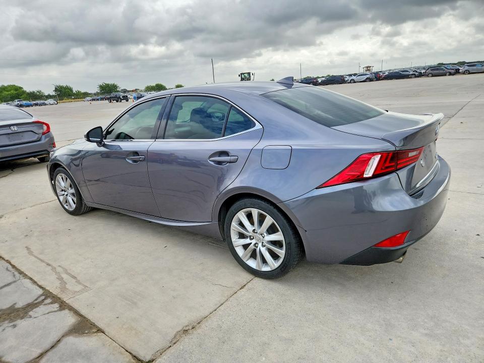 Photo 2 from auction – 2016 LEXUS IS with VIN JTHBA1D22G5031494