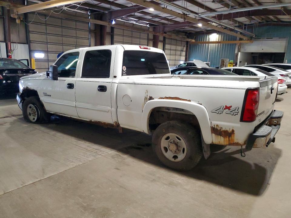 Photo 2 from auction – 2005 CHEVROLET SILVERADO with VIN 1GCHK23295F911342