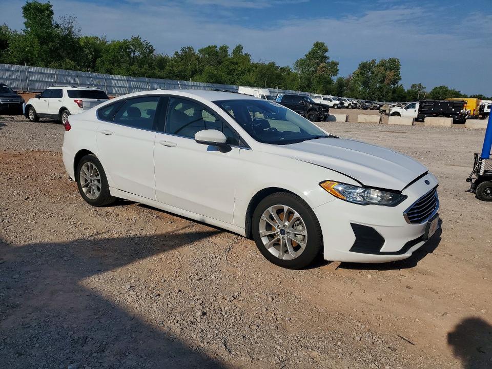 Foto 4 de la subasta – 2020 FORD FUSION con VIN 3FA6P0H70LR242501