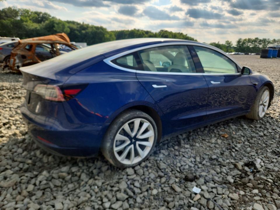 Photo 3 from auction – 2019 TESLA MODEL 3 with VIN 5YJ3E1EB8KF450918