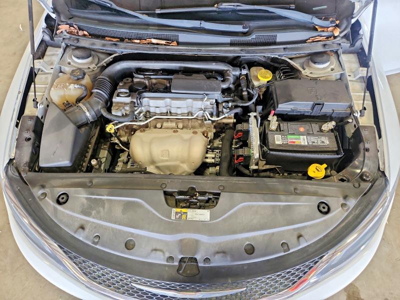 Photo 11 from auction – 2016 CHRYSLER 200 with VIN 1C3CCCFB2GN186723