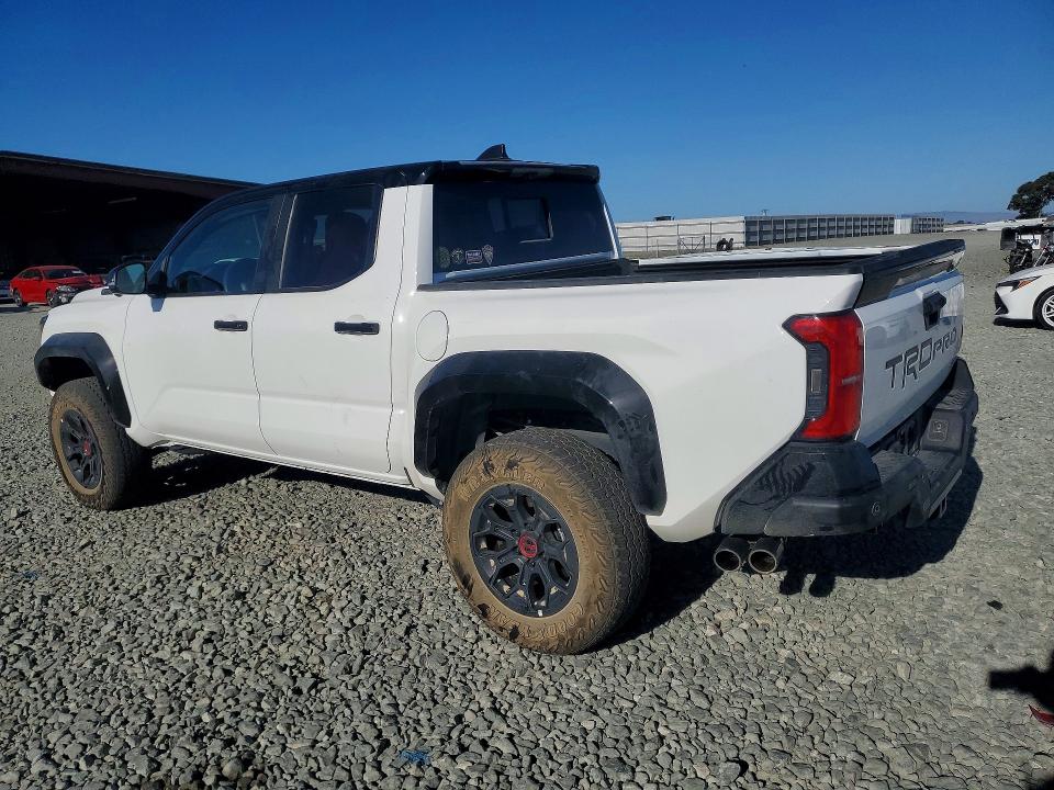 Photo 2 from auction – 2024 TOYOTA TACOMA with VIN 3TYLC5LN5RT008747