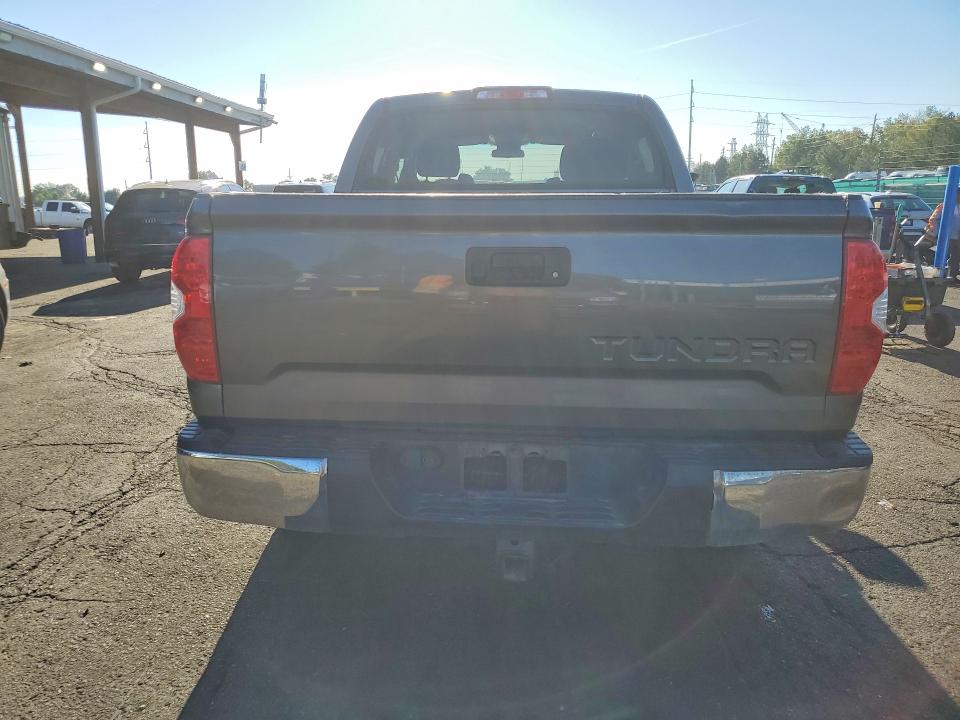 Photo 6 from auction – 2017 TOYOTA TUNDRA with VIN 5TFDW5F12HX614760