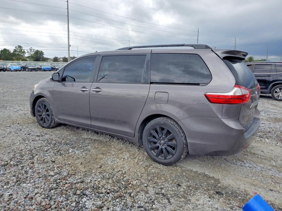 Photo 2 from auction – 2017 TOYOTA SIENNA with VIN 5TDYZ3DC2HS821771