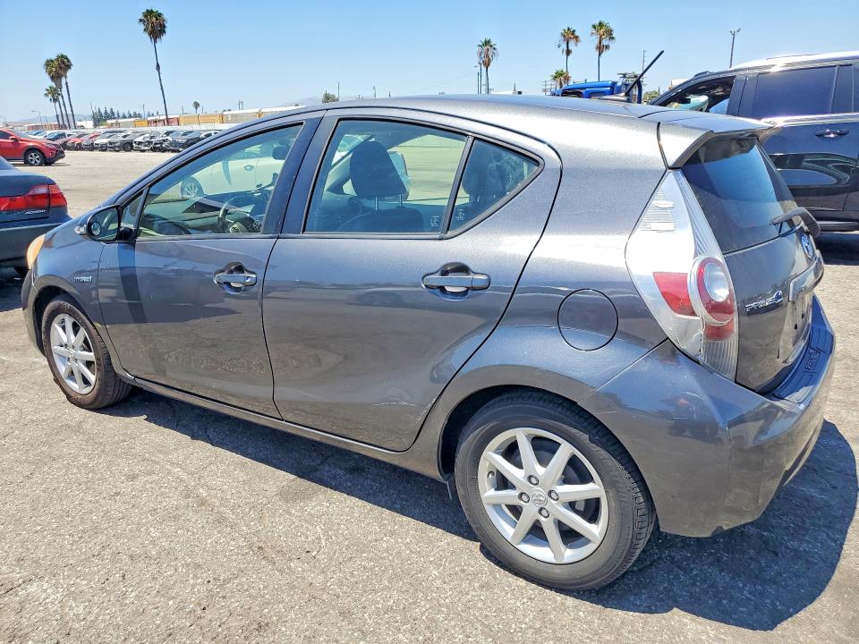 Photo 2 from auction – 2012 TOYOTA PRIUS C with VIN JTDKDTB39C1023006
