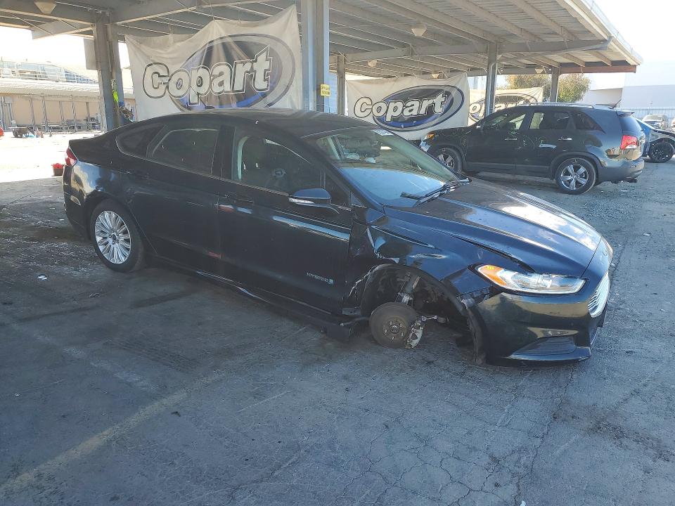 Photo 4 from auction – 2014 FORD FUSION with VIN 3FA6P0LU9ER271978