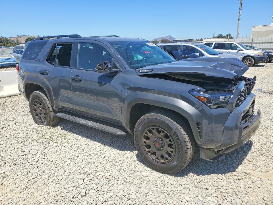 Photo 4 from auction – 2026 TOYOTA 4RUNNER with VIN JTEVB5BRXT5044583
