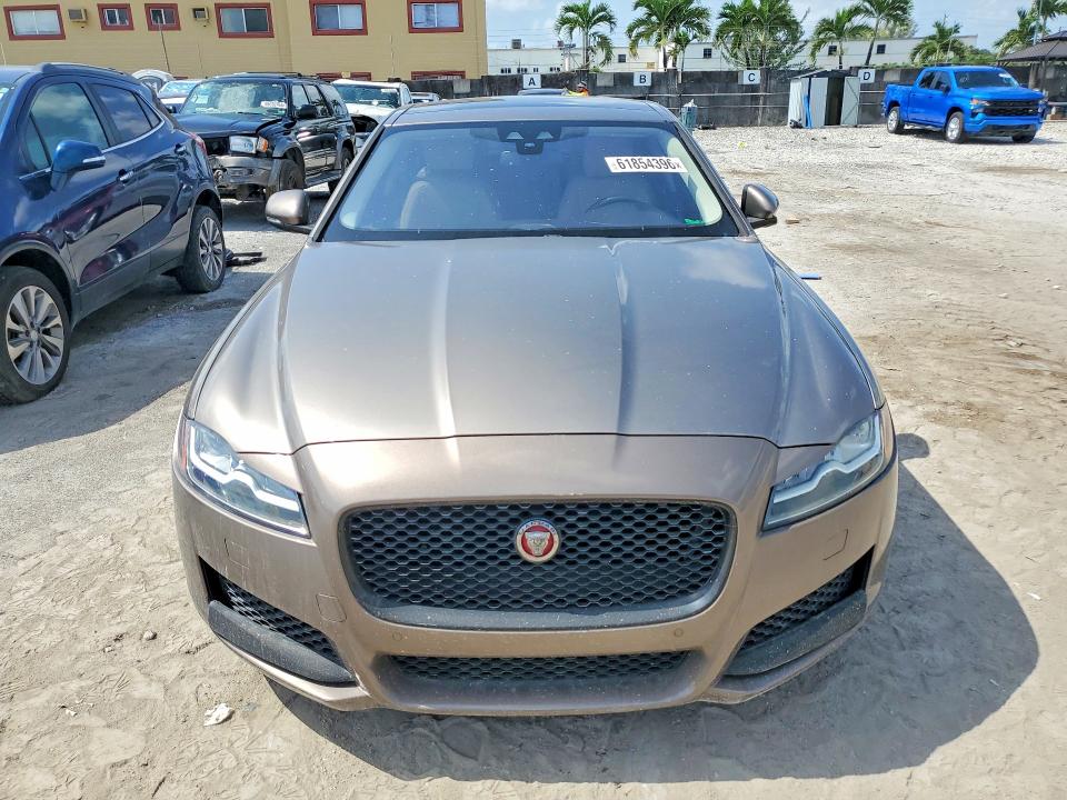 Photo 5 from auction – 2017 JAGUAR XF with VIN SAJBD4BV0HCY32964