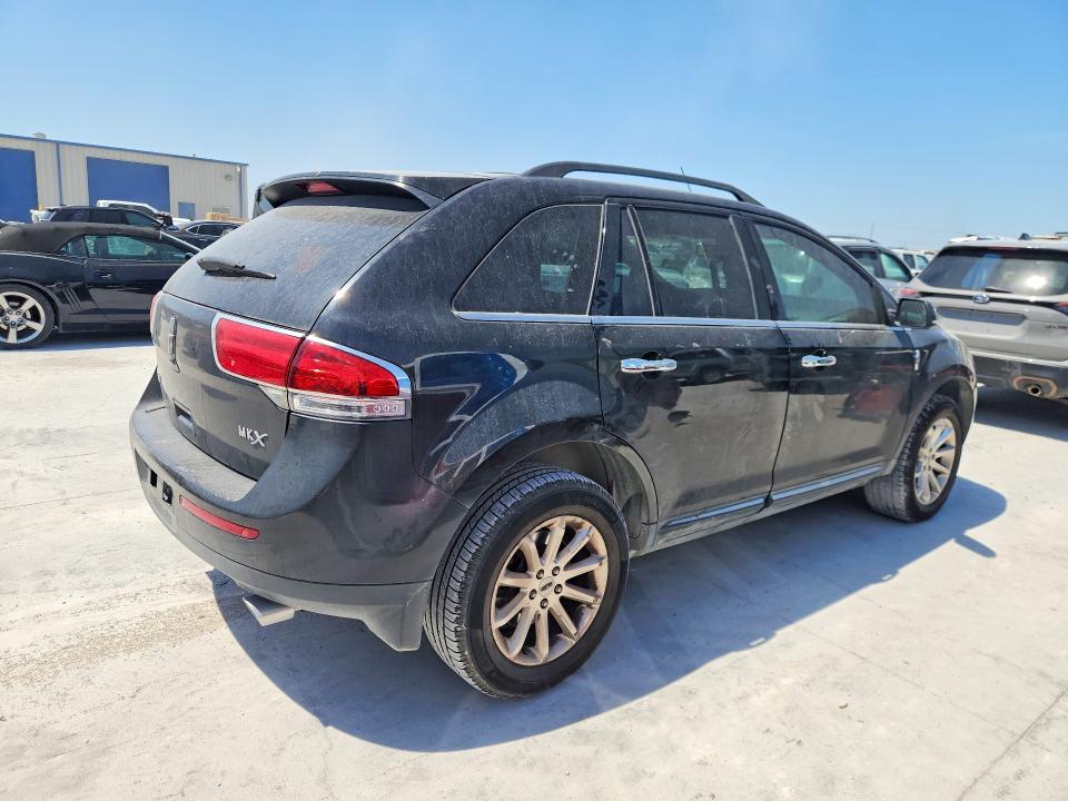 Фото 3 с аукциона – 2013 LINCOLN MKX с VIN 2LMDJ6JK3DBL45447