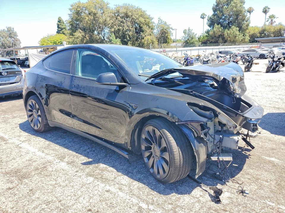 Photo 4 from auction – 2025 TESLA MODEL Y with VIN 7SAYGDEF2SF311116