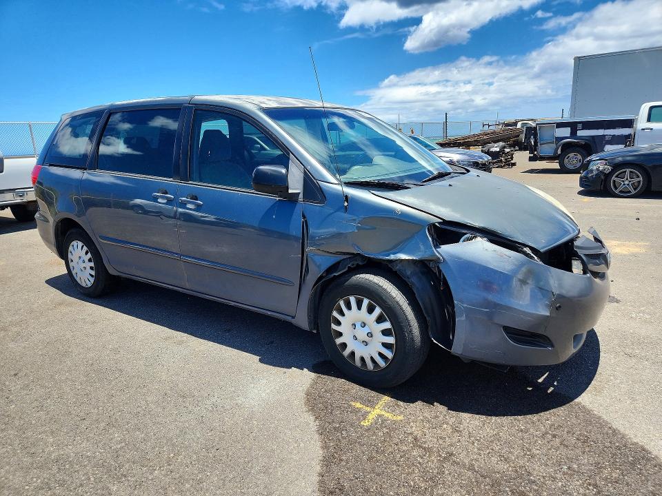 Photo 4 from auction – 2010 TOYOTA SIENNA with VIN 5TDKK4CC3AS325577