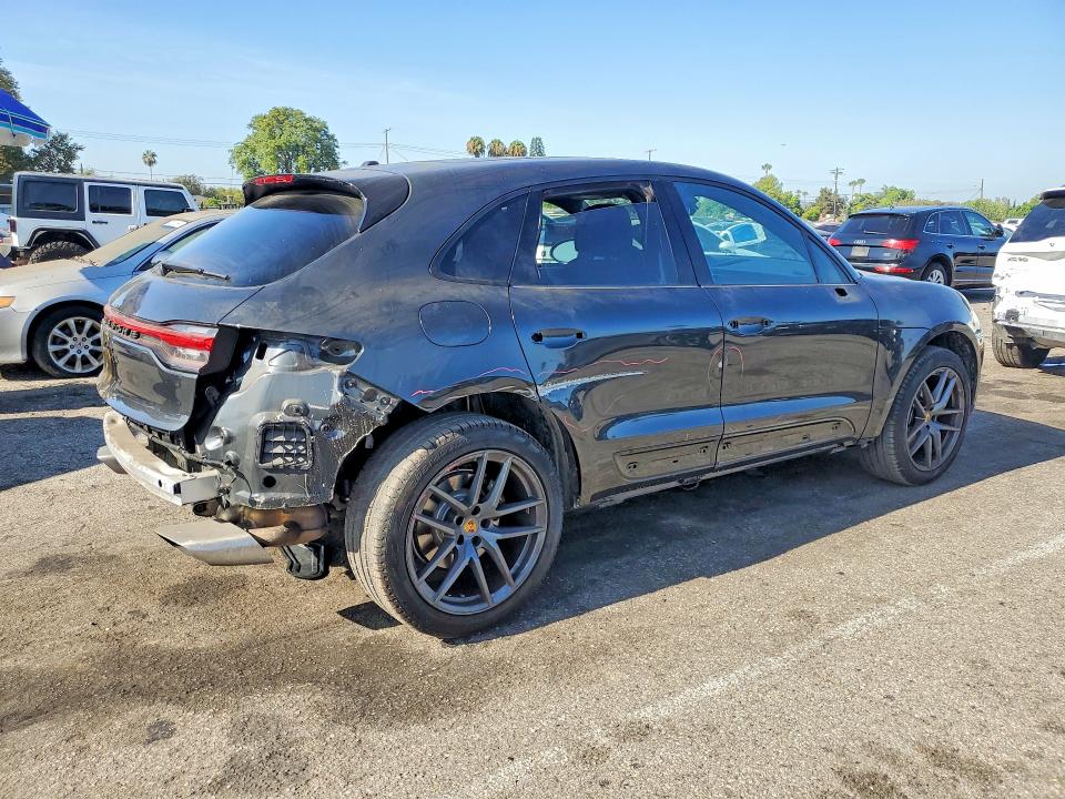 Photo 3 from auction – 2023 PORSCHE MACAN with VIN WP1AA2A57PLB21400