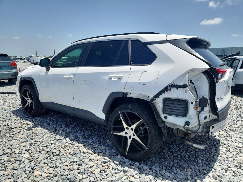 Photo 2 from auction – 2021 TOYOTA RAV4 with VIN 2T3W1RFV5MC104050