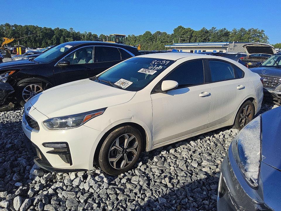 Photo 1 from auction – 2021 KIA FORTE with VIN 3KPF24AD7ME383039