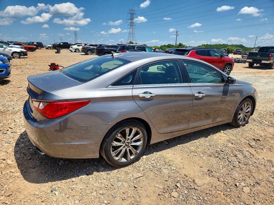 Photo 3 from auction – 2011 HYUNDAI SONATA with VIN 5NPEC4AC0BH289710