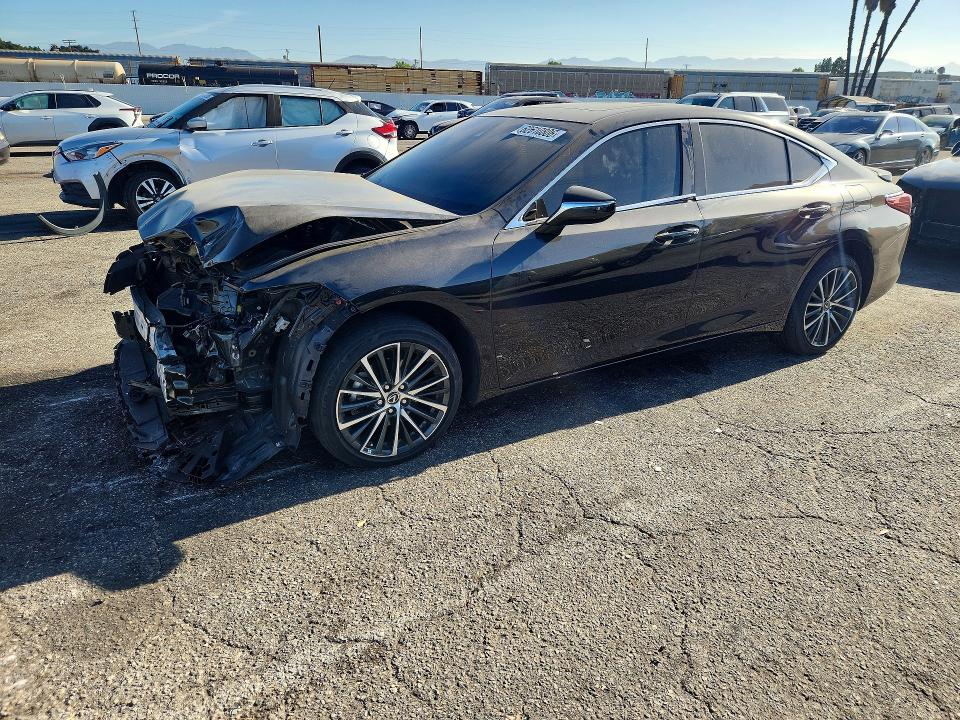 LEXUS ES 300H 2025 with VIN 58ADA1C16SU075679 - Photo from auction