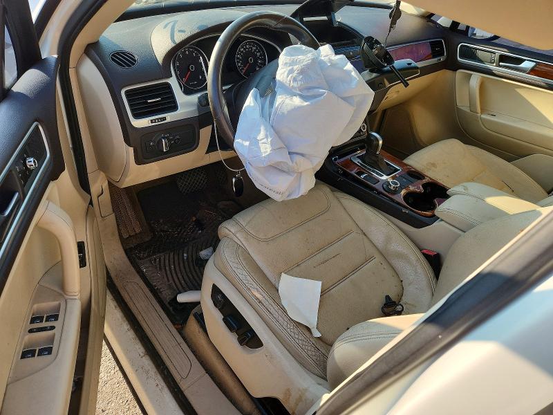 Photo 8 from auction – 2012 VOLKSWAGEN TOUAREG with VIN WVGFF9BP8CD005379
